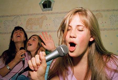 teens singing
